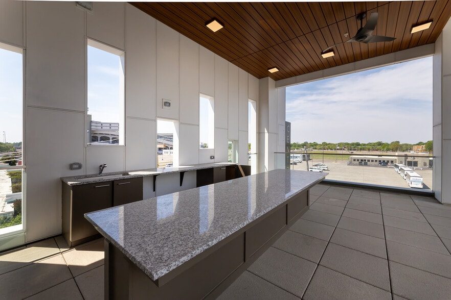 More Photos Of 300 S Hollywood St, Memphis Apartments For Sale