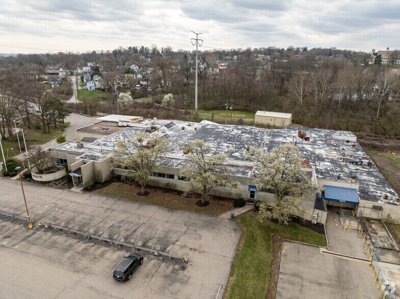 More Photos Of 6000 Fernview Ave, Cincinnati Unknown For Lease
