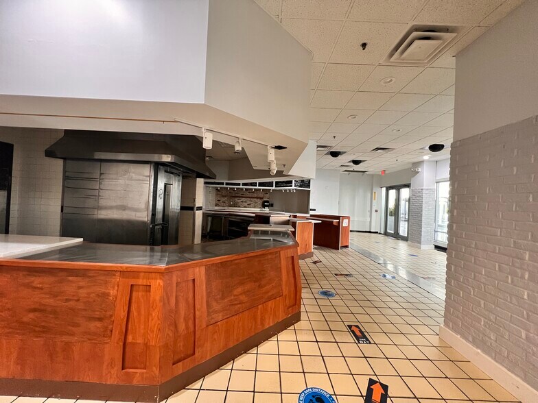 More Photos Of 600 Maryland Ave SW, Washington Office For Lease