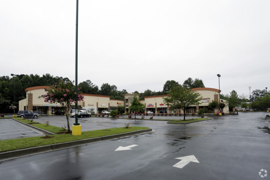 Primary Photo Of 745 Beaver Ruin Rd, Lilburn Unknown For Lease