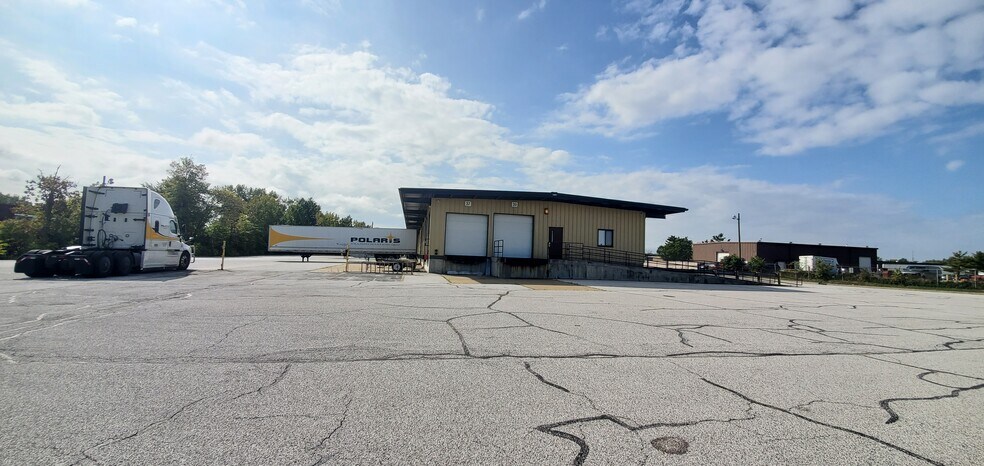 More Photos Of 4375 Glenbrook Rd, Willoughby Truck Terminal For Lease