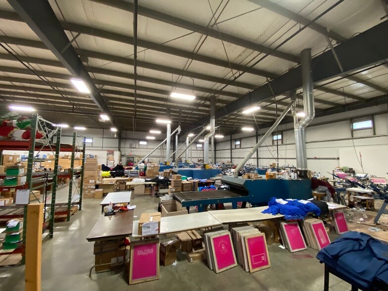 More Photos Of 164 Railroad Dr, Warminster Warehouse For Lease