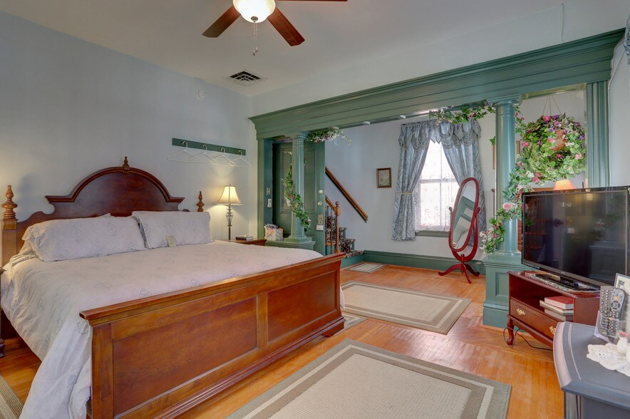 More Photos Of 62 E Main St, Lititz Hospitality For Sale