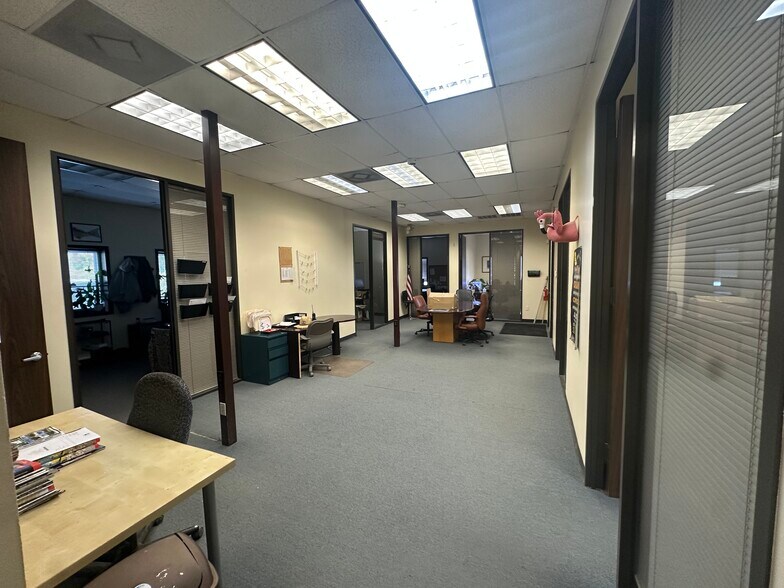 More Photos Of 1261 Brittmoore Rd, Houston Warehouse For Sale