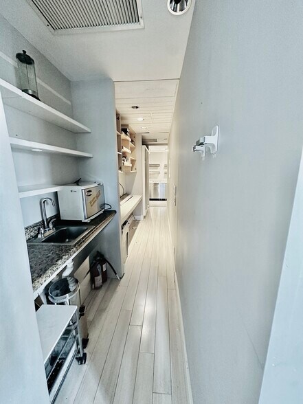 More Photos Of 151 Greenwich Ave, Greenwich Office For Lease