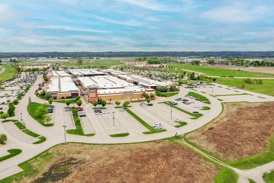 More Photos Of 18575 Outlet Blvd, Chesterfield Land For Lease