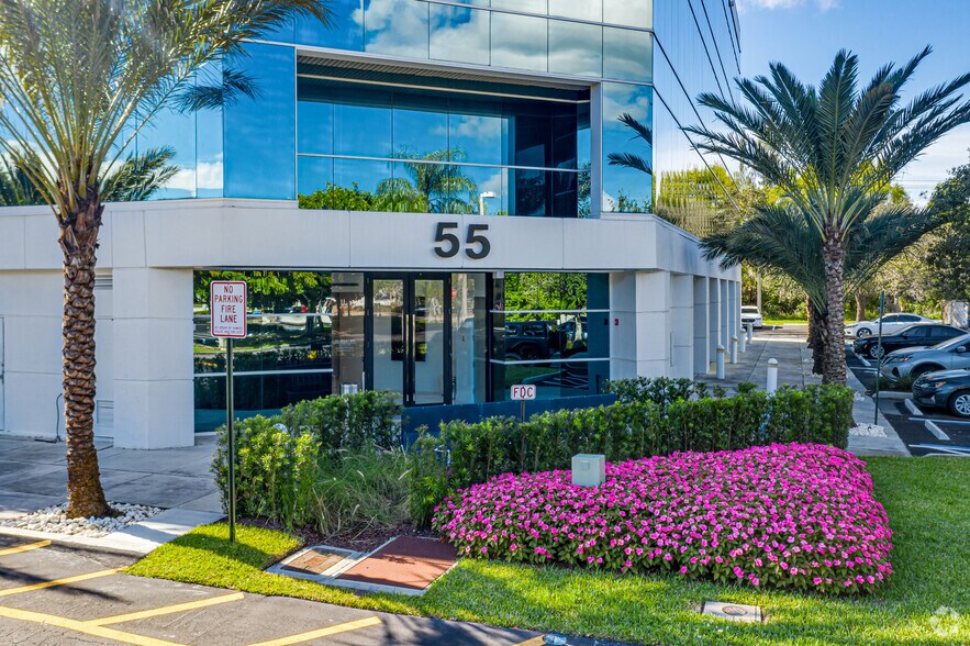 More Photos Of 55 Weston Rd, Sunrise Office For Lease