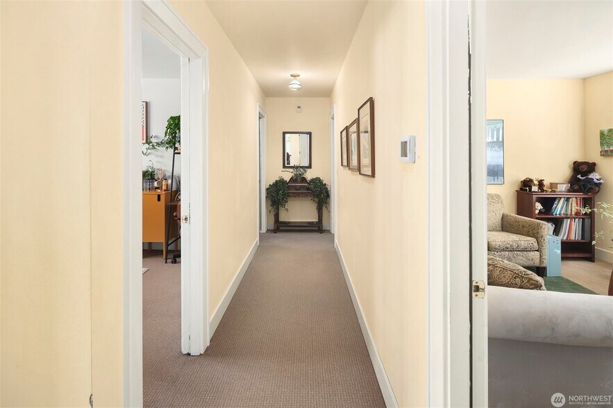 More Photos Of 2012 65th St, Seattle Office For Sale