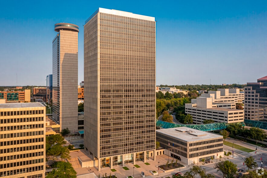 More Photos Of 2345 Grand Blvd, Kansas City Office For Sale