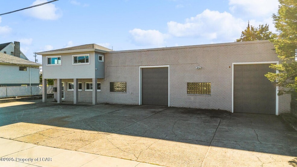 More Photos Of 36 Atherton Ave, Wyoming Warehouse For Sale