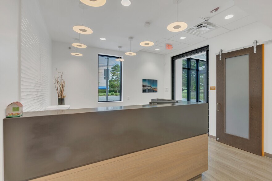 More Photos Of 266 Seaboard Ln, Franklin Medical For Sale