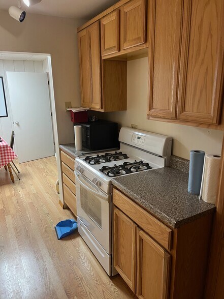 More Photos Of 735 Park Dr, Alton Office For Sale