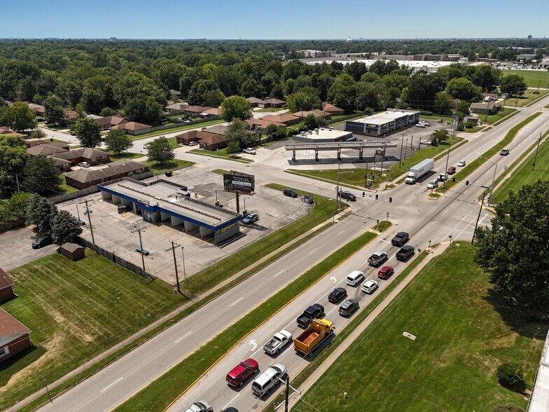 More Photos Of 2812 E Chestnut Expy, Springfield Carwash For Sale