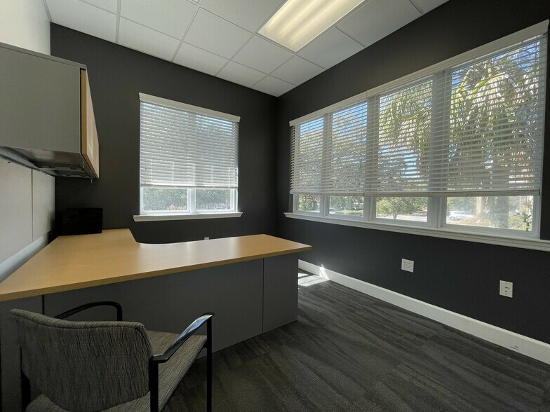 More Photos Of 1701 NW 80th Blvd, Gainesville Office For Sale