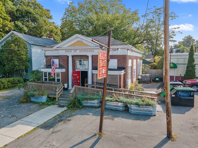 More Photos Of 363 W Seneca Tpke, Syracuse Bar For Sale