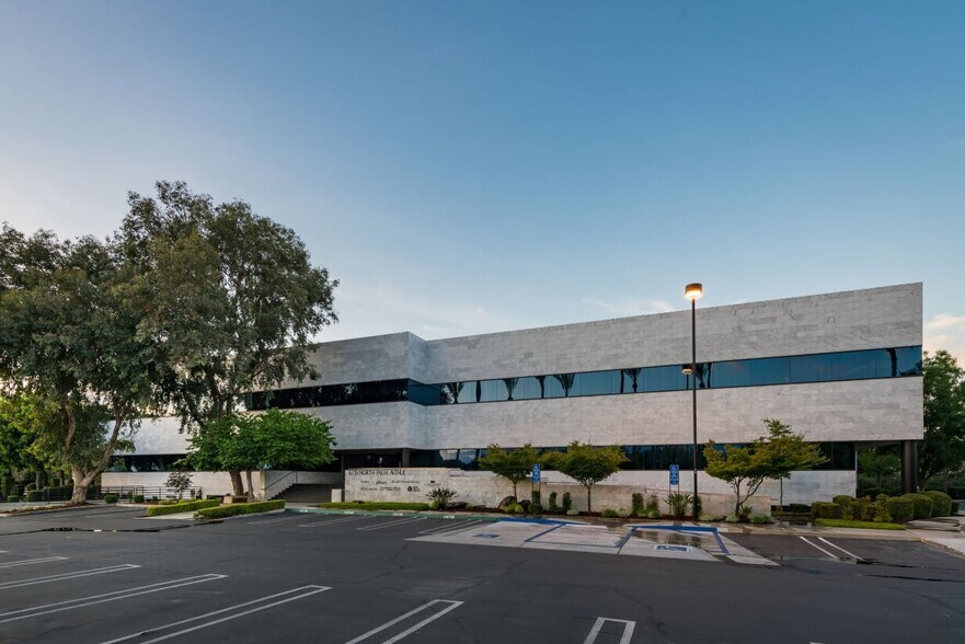 More Photos Of 6795 N Palm Ave, Fresno Unknown For Lease