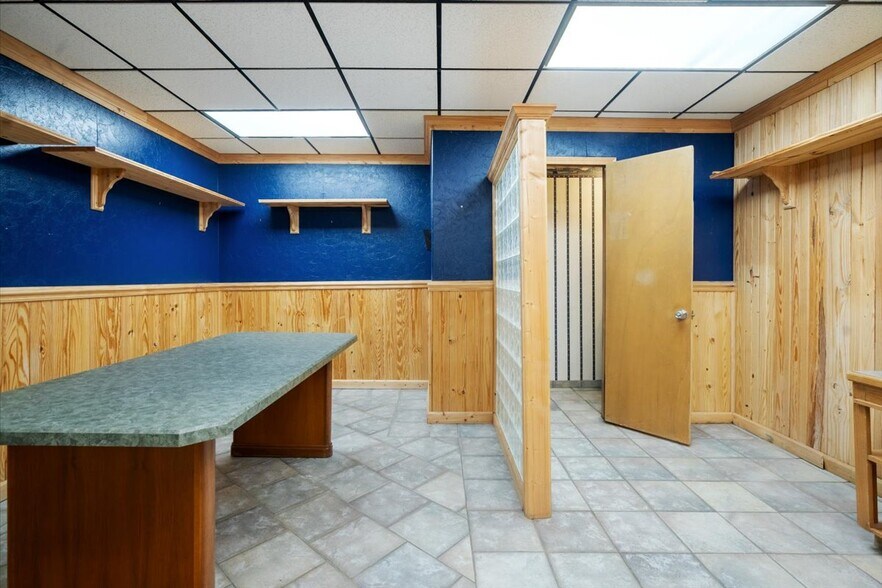 More Photos Of 411 W 1st St, Claremore Office For Sale