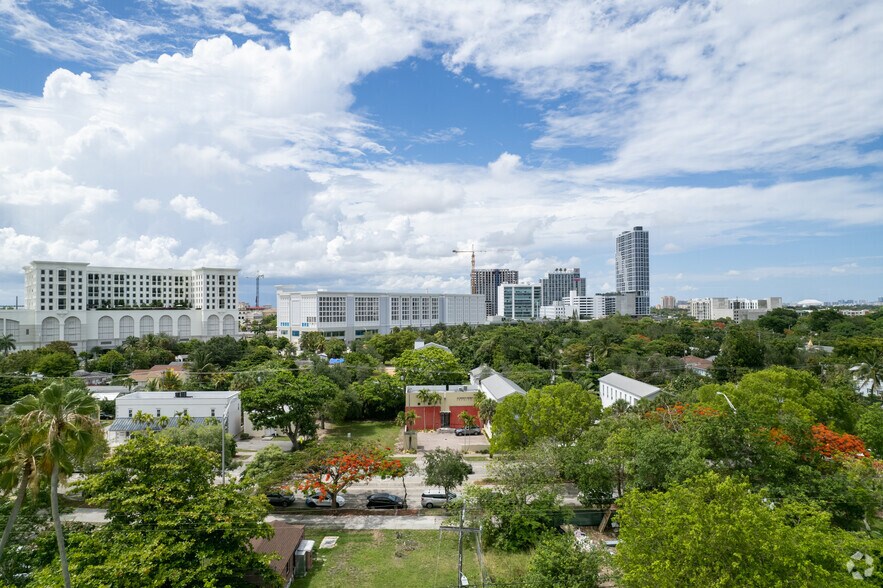 More Photos Of 133 Grand Ave, Miami Office For Lease