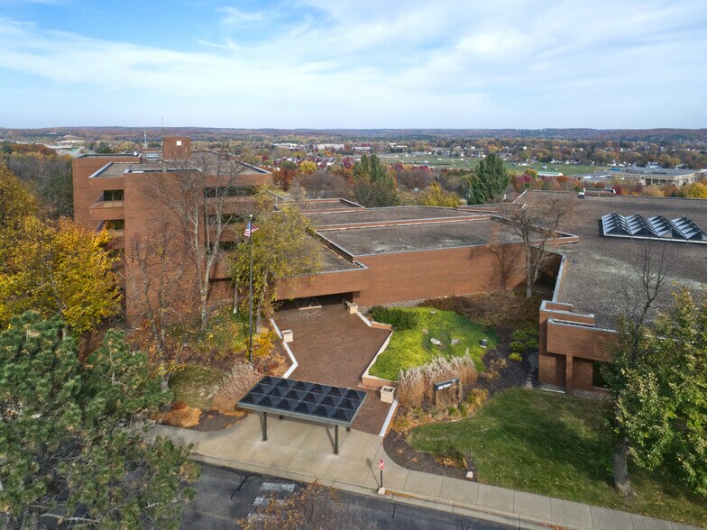 More Photos Of 1800 Westwood Center Blvd, Wausau Office For Sale