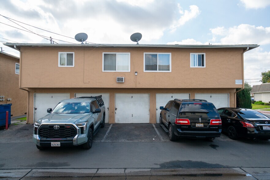 More Photos Of 2135 W Ball Rd, Anaheim Apartments For Sale