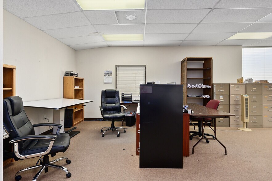 More Photos Of 165 Tecon Cv, Buda Warehouse For Lease