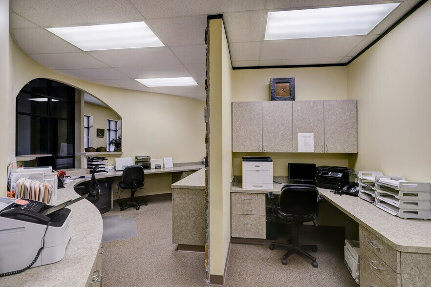 More Photos Of 19701 Kingwood Dr, Kingwood Medical For Sale