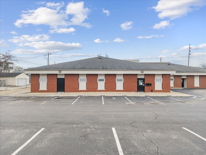 More Photos Of 1415 Shelby St, Indianapolis Office For Sale