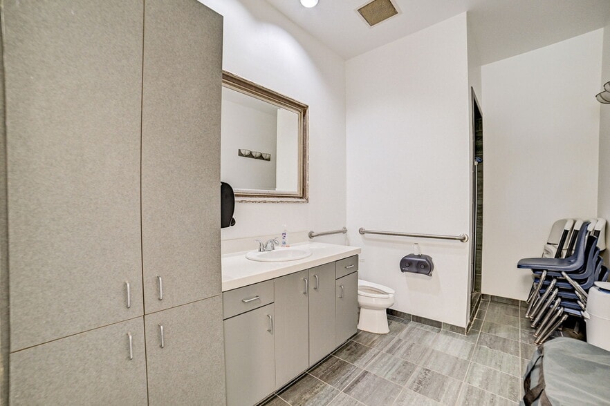 More Photos Of 2515 Cordes Dr, Sugar Land Daycare Center For Lease