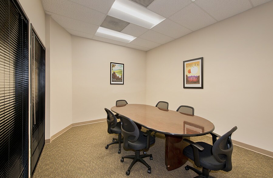 More Photos Of 17300 El Camino Real, Houston Office For Sale