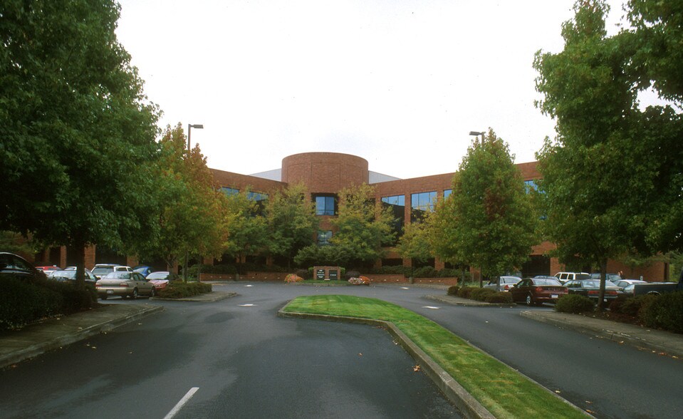 More Photos Of 7600 NE 41st St, Vancouver Office For Sale