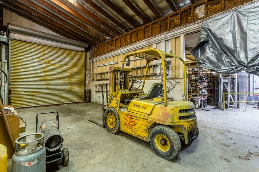 More Photos Of 1446 Jacob Burner Dr, Mcgaheysville Warehouse For Lease