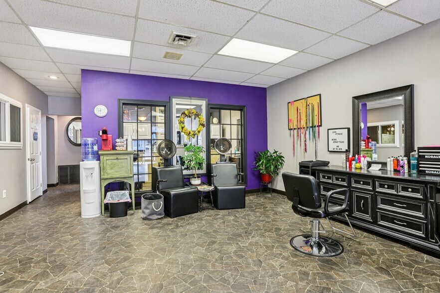 More Photos Of 209 N State St, Litchfield Storefront Retail Residential For Sale