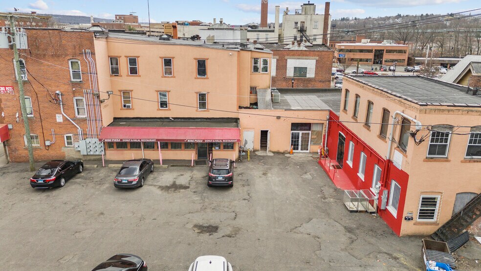 More Photos Of 33 Willow St, Waterbury Apartments For Sale