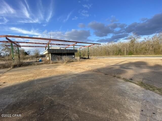 More Photos Of 5509 HWY 231, Campbellton Service Station For Sale