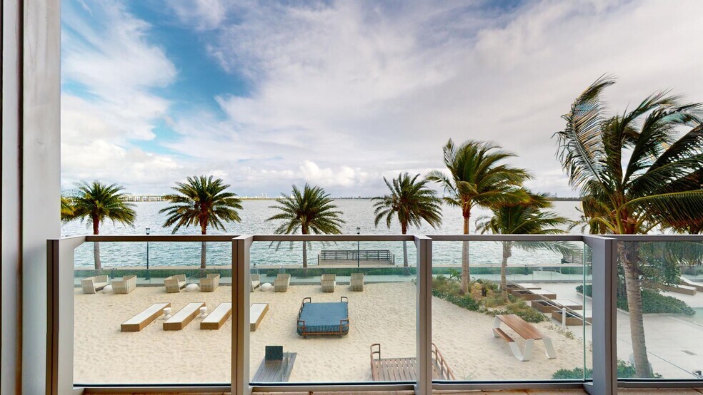 More Photos Of 2955 NE 7th Ave, Miami Storefront Retail Office For Sale