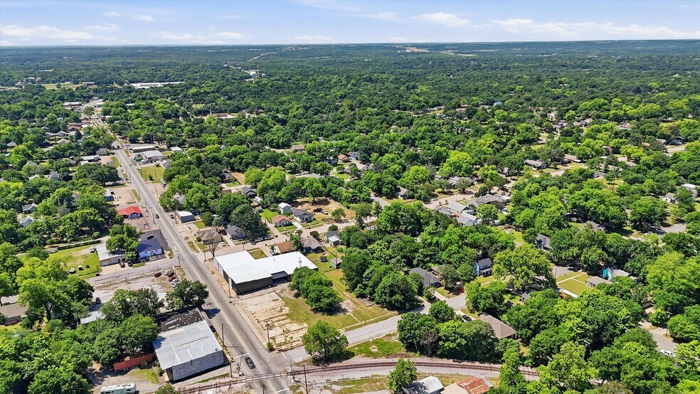 More Photos Of 613 S Armstrong Ave, Denison Warehouse For Sale