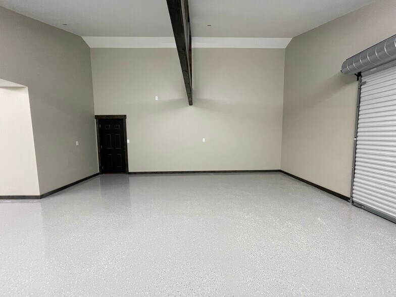 More Photos Of 341 Darnell Mealer Rd, Lewisburg Showroom For Lease