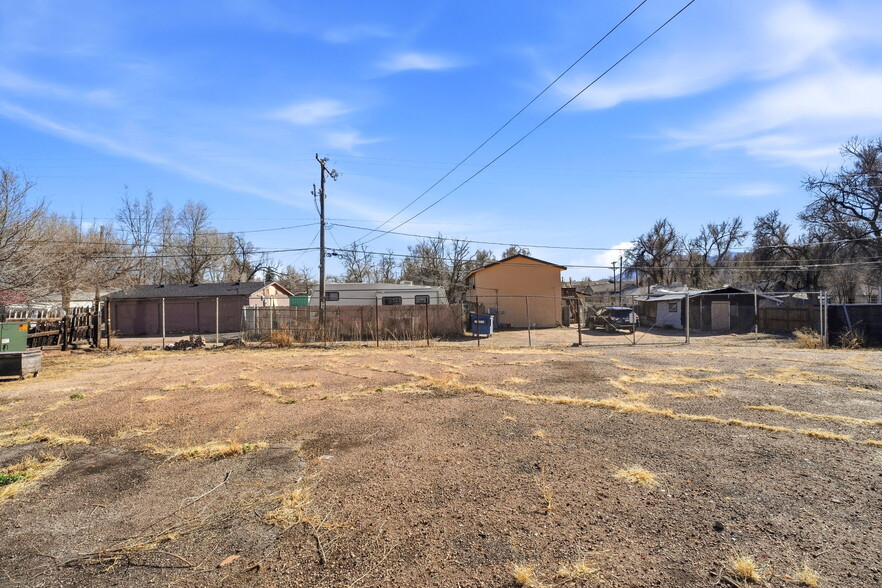 More Photos Of 2513-2515 E Willamette Ave, Colorado Springs Manufacturing For Lease