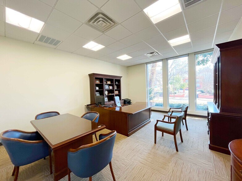 More Photos Of 2918 Clairmont Ave S, Birmingham Medical For Sale