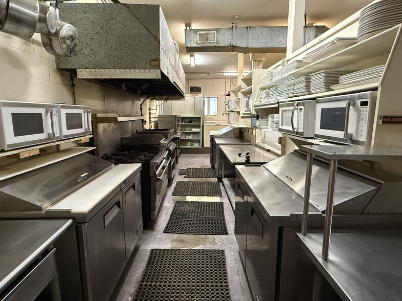 More Photos Of 33 N Washington St, Berkeley Springs Restaurant For Sale