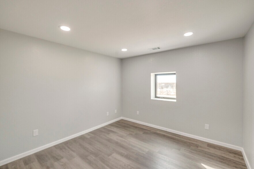 More Photos Of 5268/5450 N FM 866, Odessa Warehouse For Sale