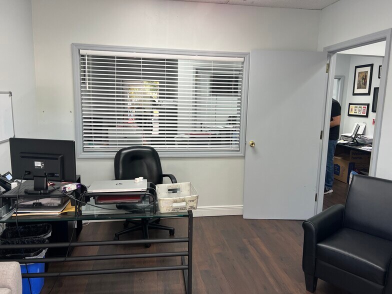 More Photos Of 3310 W Cypress St, Tampa Storefront Retail Office For Lease