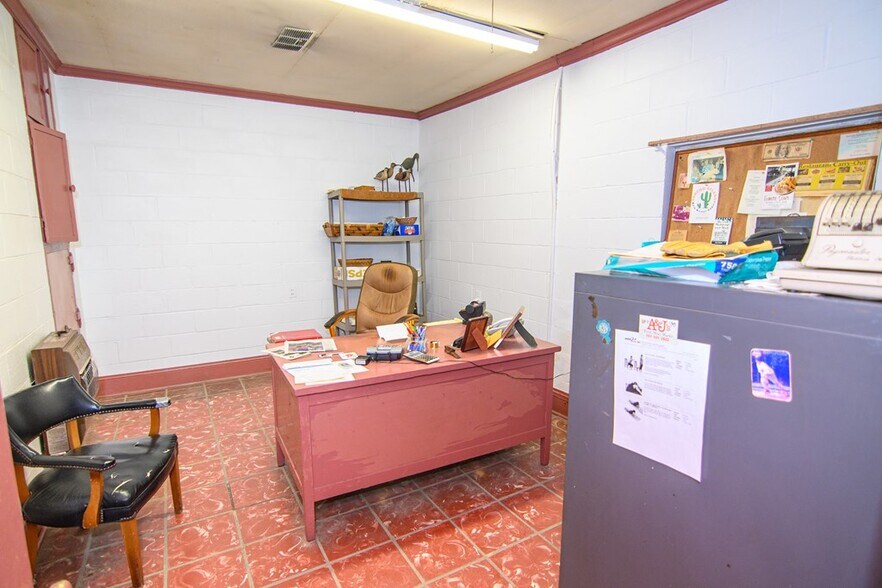 More Photos Of 3367 Broad St, Exmore Showroom For Sale