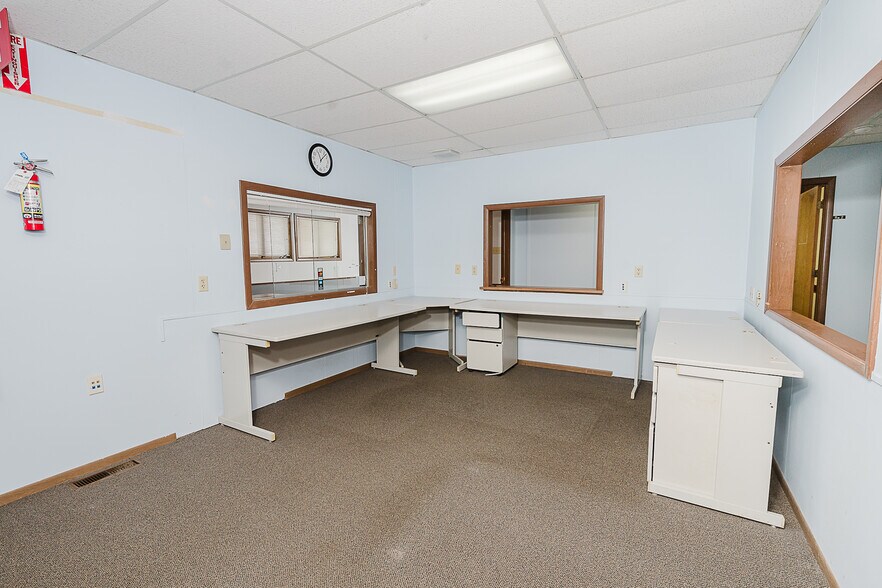 More Photos Of 1482 Butler Rd, Worthington Medical For Sale