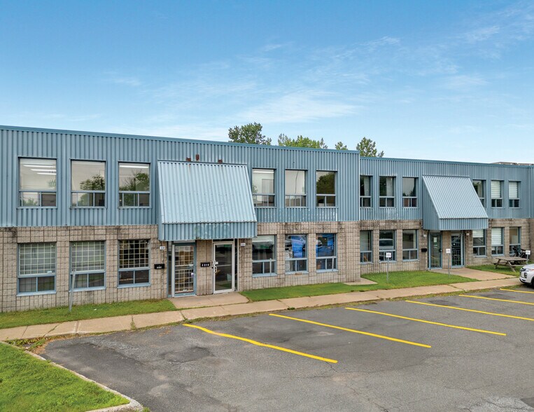 More Photos Of 3500-3518 Rue 1re, Longueuil Light Distribution For Lease