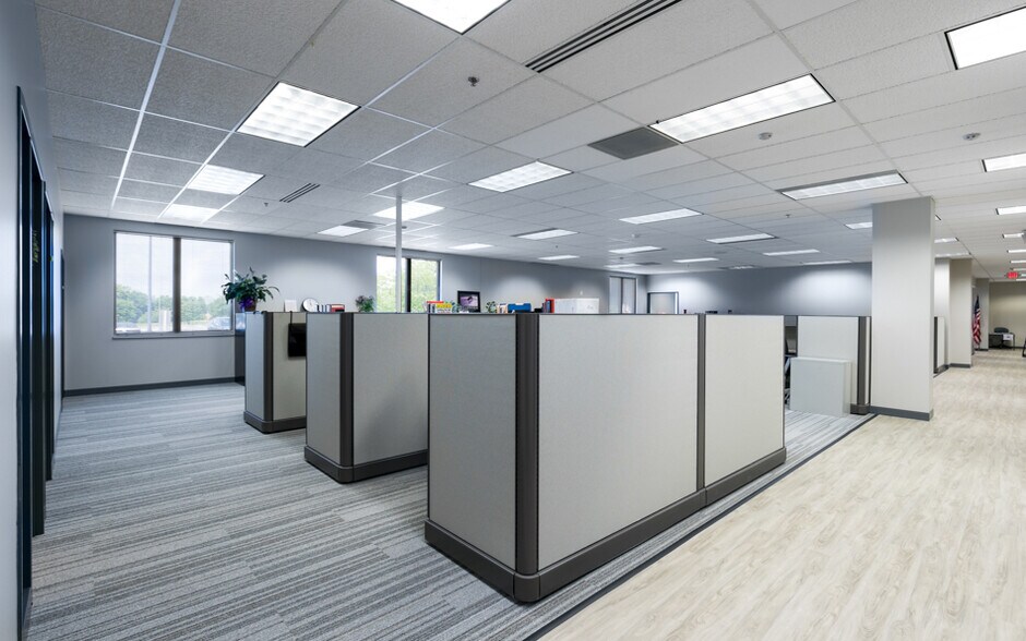 More Photos Of 7650 Magna Dr, Belleville Medical For Lease