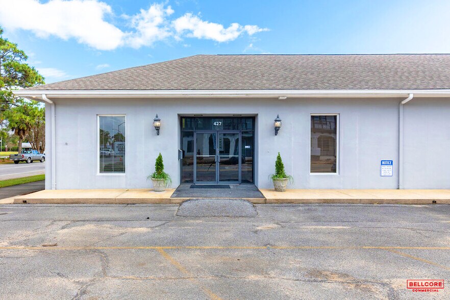 More Photos Of 427 Garden St, Pensacola General Retail For Lease