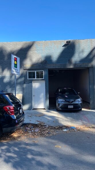 More Photos Of 14850 Calvert St, Van Nuys Service For Lease