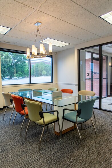 More Photos Of 11820-11830 Nicholas St, Omaha Office For Lease