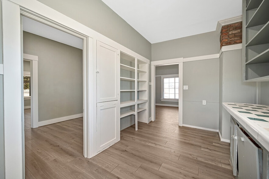 More Photos Of 19435 East St, Woodland Specialty For Sale